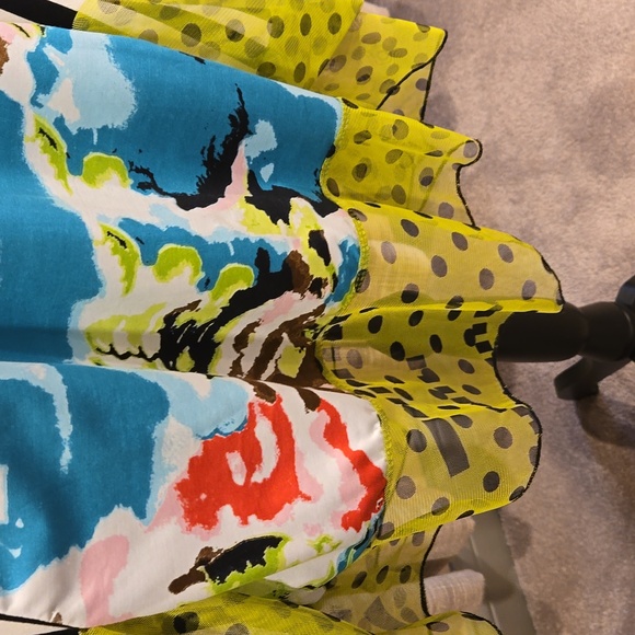 Chic multi color sleeveless handkerchief hem dress - Picture 3 of 7